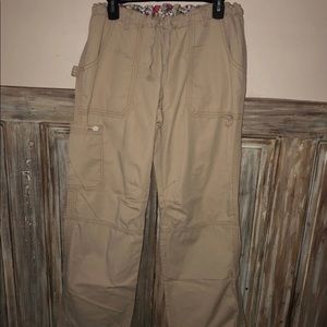 ❌Sold on Mercari❌Koi “Lindsay” Scrub Pants